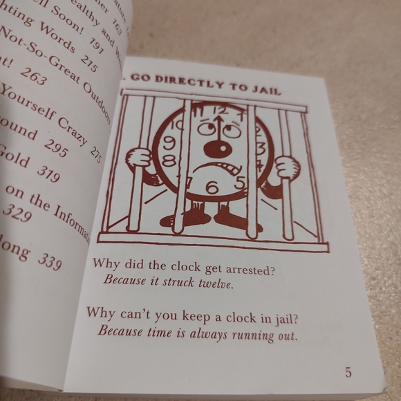Tickle your funny bone with this amazing riddle book,filled with 352 pages 4"x5" - Picture 3 of 13